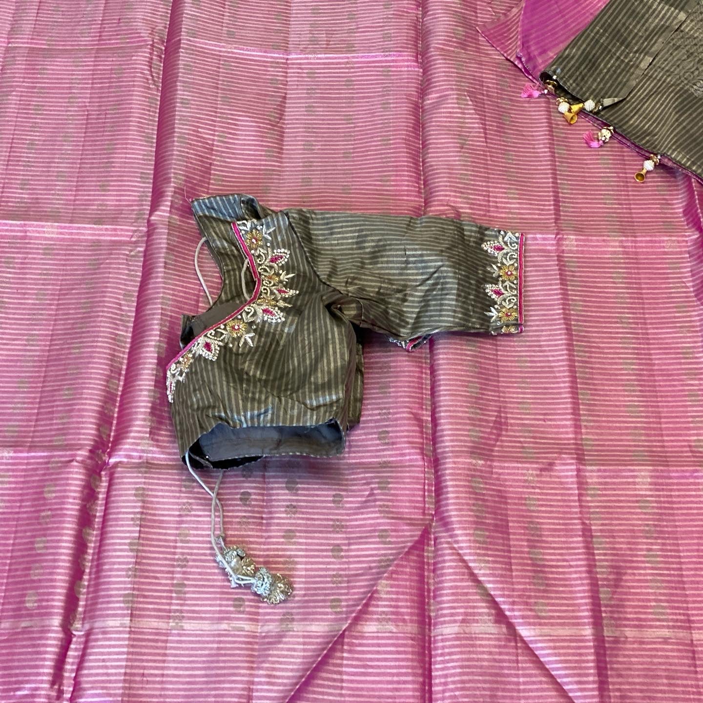 Pink and Grey Borderless Kanchi Tissue saree